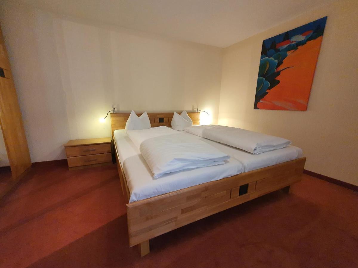 Hotel Zur Goldenen Sonne クヴェードリンブルク エクステリア 写真